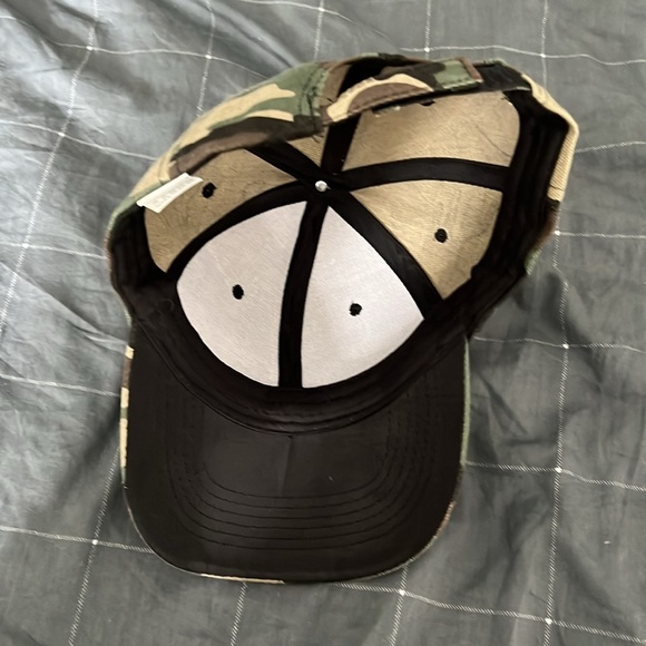 Camouflage Baseball Cap - Picture 3 of 4